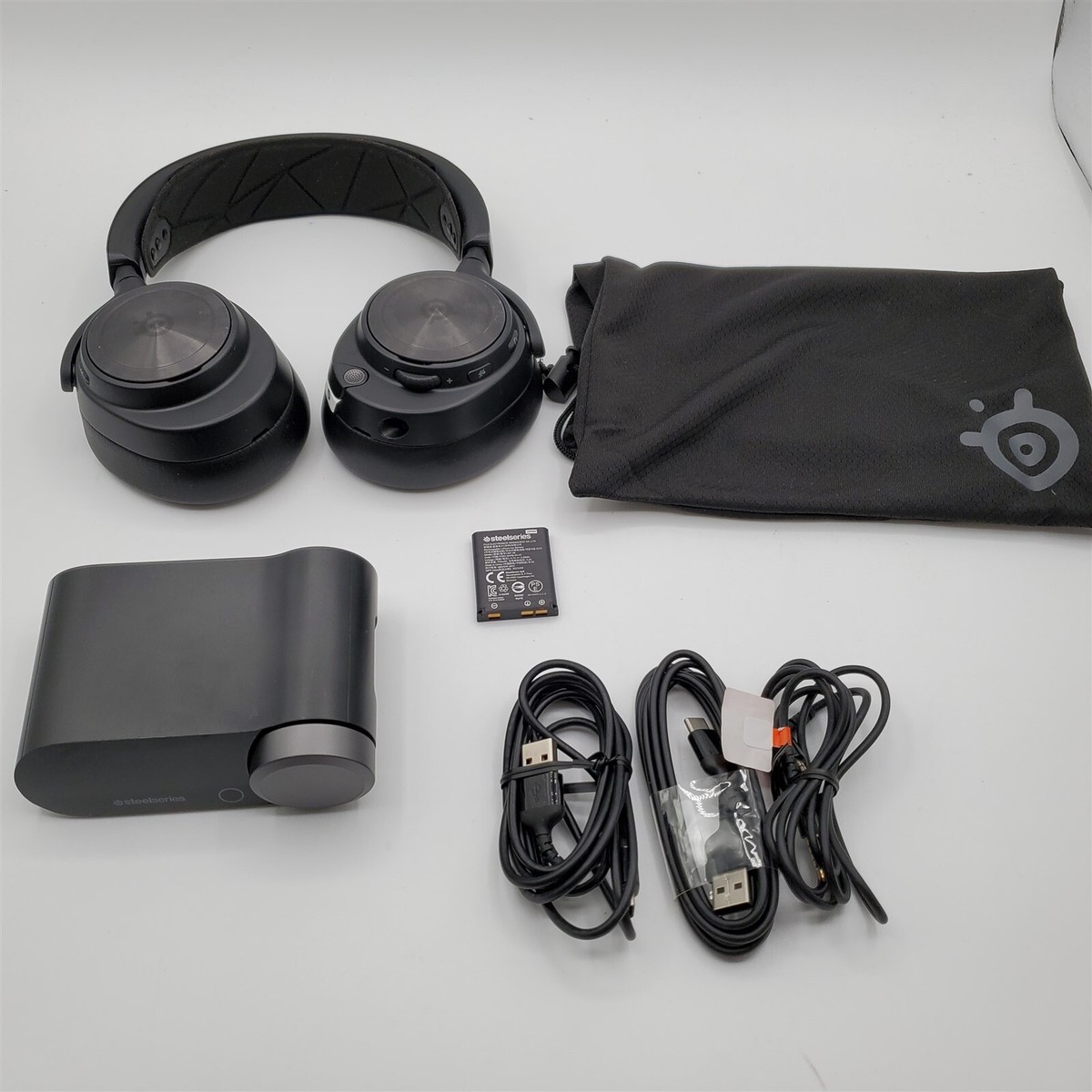 SteelSeries Arctis Nova Pro Wireless Headset